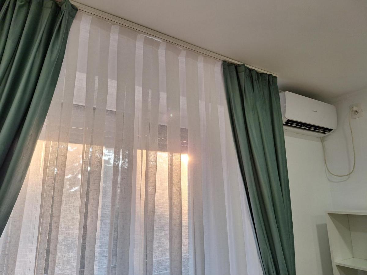 Black Eagle Central Unirii Square, 2 King Size Bedrooms, Free Private Parking Oradea Exterior photo